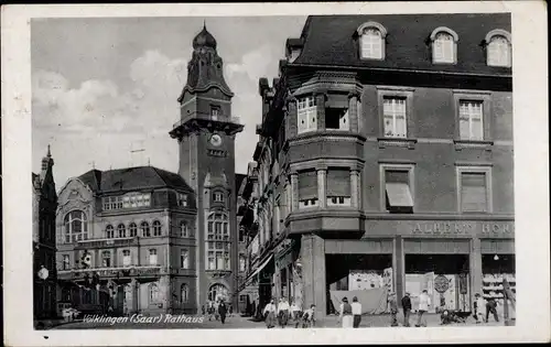 Ak Völklingen im Saarland, Rathaus, Uhr, Geschäfte