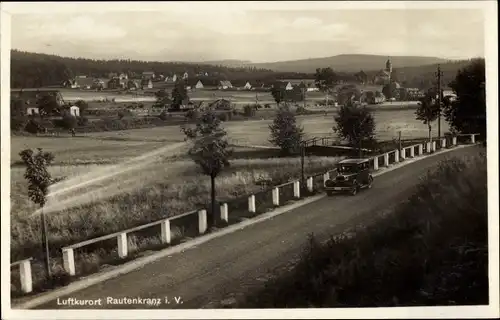 Ak Rautenkranz im Vogtland, Teilansicht, Auto