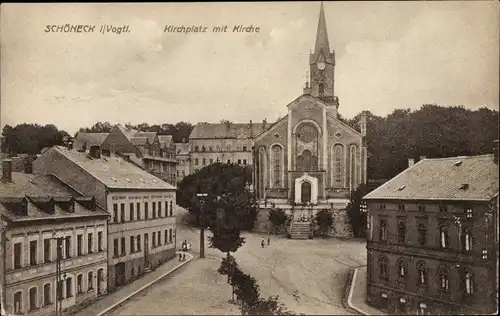 Ak Schöneck im Vogtland, Kirchplatz mit Kirche