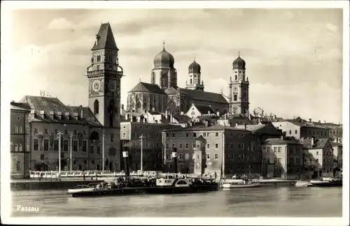 Ak Passau in Niederbayern, Blick zur Stadt, Kirche, Dampfer, Uhrenturm