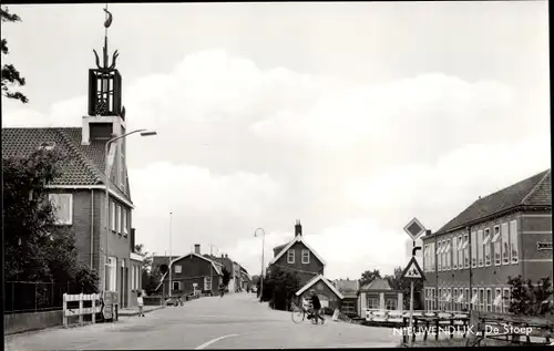 Ak Nieuwendijk Nordbrabant, De Stoep