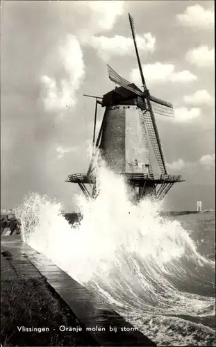 Ak Vlissingen Zeeland Niederlande, Oranje molen bij storm, Windmühle