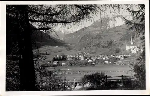 Foto Ak Oetz Ötz in Tirol, Durchblick zum Ort