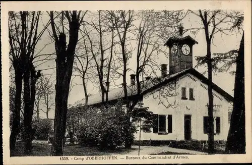 Ak Oberhoffen sur Moder Oberhofen Elsass Bas Rhin, Truppenübungsplatz, Bureaux du Comm. d'Armes