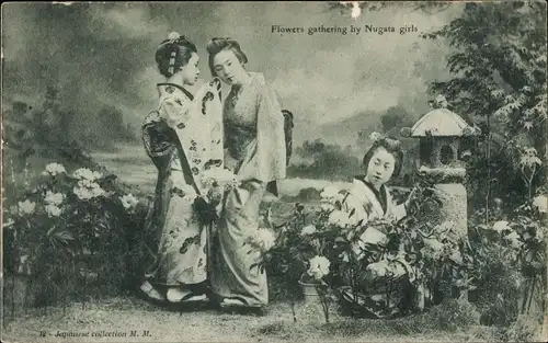 Ak Japan, Mädchen in japanischen Trachten, Flowers gathering by Nugata girls