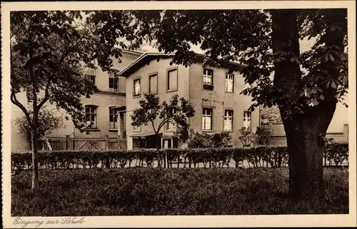 Ak Berlin Prenzlauer Berg, Marthashof, Eingang zur Marthashofschule, Schwedter Straße 37/40