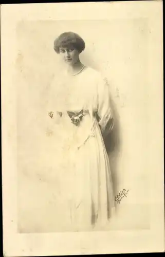 Foto Ak Maria-Adelheid Großherzogin von Luxemburg, vor dem Eintritt ins Kloster 1920