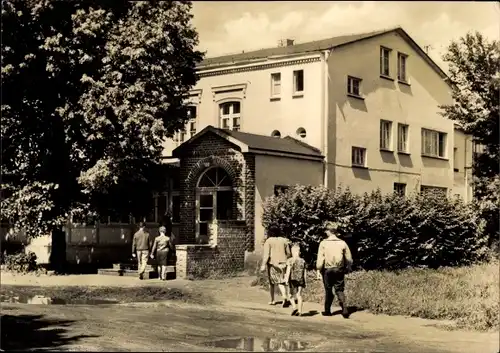 Ak Ostseebad Wustrow, FDGB Erholungsheim Heim am Strand