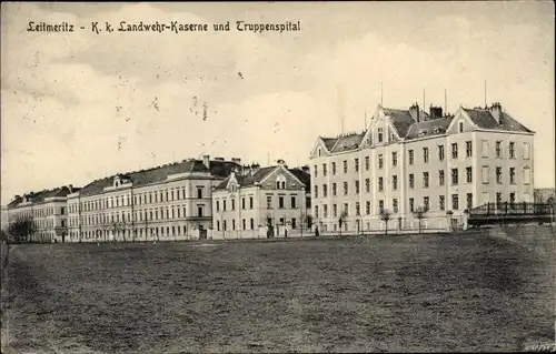 Ak Litoměřice Leitmeritz Region Aussig, K.k. Landwehr Kaserne und Truppenspital