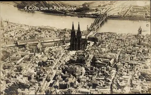 Foto Ak Köln am Rhein, Fliegeraufnahme der Stadt, Rheinbrücke, Dom
