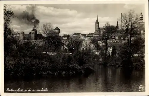 Ak Bautzen in der Oberlausitz, Spreeufer, Spree mit Kronprinzenbrücke, Petridom, Rathaus, Lauenturm