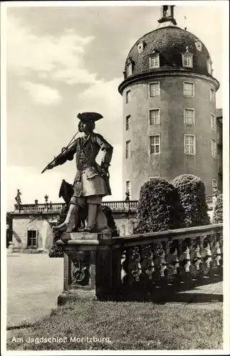 Ak Moritzburg in Sachsen, Jagdschloss, Statue, Rundturm