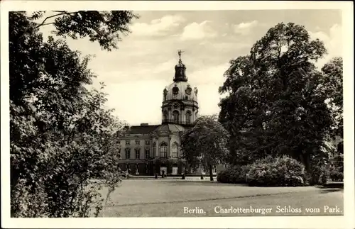 Ak Berlin Charlottenburg, Schloss mit Parkpartie