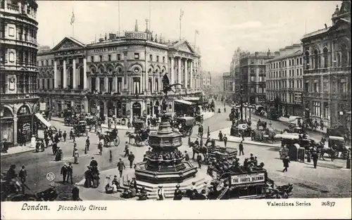 Ak London England, general view of Piccadilly Circus
