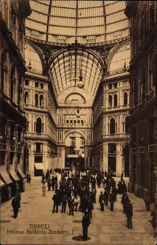 Ak Napoli Neapel Campania, Interno Galleria Umberto I., Passanten