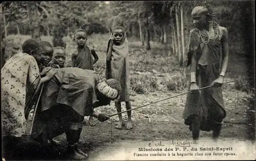 Ak Missions des P. P. du Saint Esprit, Fiancee conduite a la baguette chez son futur epoux