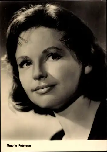 Ak Schauspielerin Natalja Fatejewa, Schlacht unterwegs, Portrait