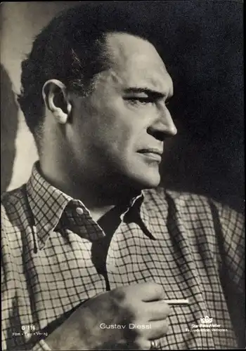 Ak Schauspieler Gustav Diessl, Portrait mit Zigarette
