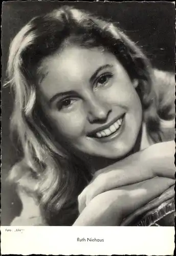 Ak Schauspielerin Ruth Niehaus, Portrait