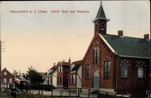 Ak Nieuwerkerk aan den IJssel Südholland, Geref. Kerk met Pastorie