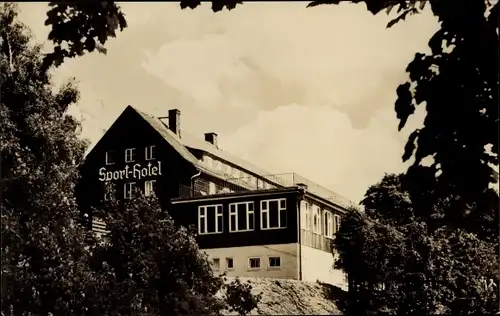 Ak Klingenthal im Vogtland Sachsen, Aschberg, HO Sporthotel Waldgut