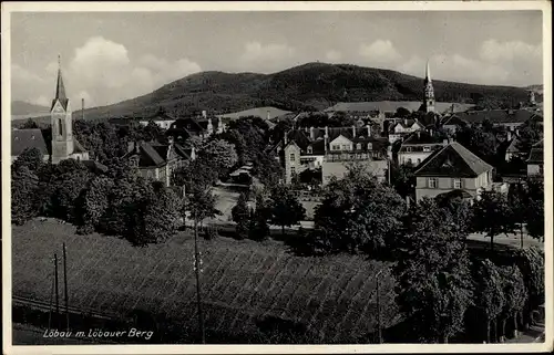 Ak Löbau in Sachsen, Blick über den Ort mit Löbauer Berg