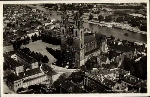 Ak Magdeburg an der Elbe, Luftbild, Dom