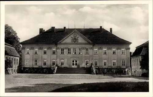 Ak Hohenzieritz Mecklenburgische Seenplatte, ehemaliges Großherzogliches Lustschloss