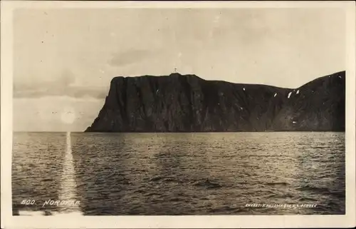 Ak Nordkap Norwegen, Blick auf Felsen, Steilküste, Sonnenuntergang