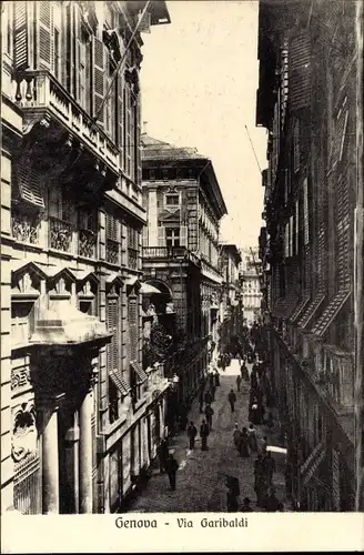 Ak Genova Genua Ligurien, Via Garibaldi, Straßenpartie, Passanten