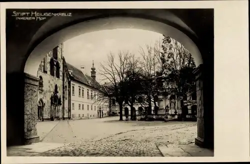 Foto Ak Heiligenkreuz Niederösterreich, Stift Heiligenkreuz, Innerer Hof