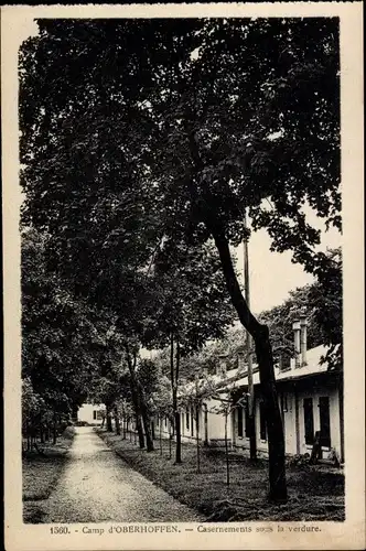 Ak Oberhoffen sur Moder Oberhofen Elsass Bas Rhin, Truppenübungsplatz, Casernements s. la verdure