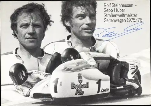 Ak Motorrennfahrer Rolf Steinhausen und Sepp Huber, Straßenweltmeister Seitenwagen 1975, Autogramm