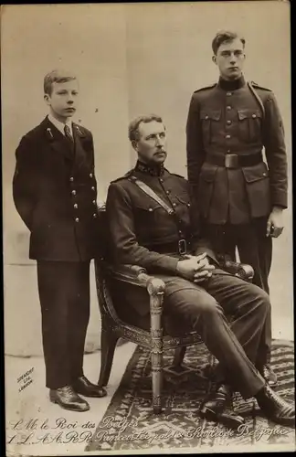 Ak König Albert I. von Belgien mit Söhnen, Portrait