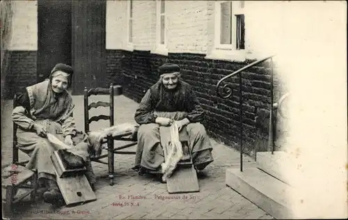 Ak En Flandre, Peigneuses de lin, Frauen kämmen Flachs
