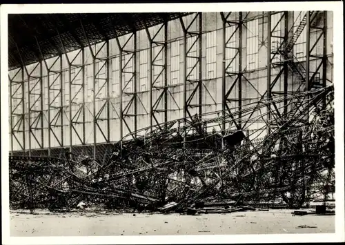 Sammelbild Zeppelin Weltfahrten II. Buch Serie Kriegs Luftschiffahrt Bild 9, Luftschiff in Tondern