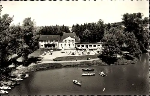 Ak Bad Dürrheim im Schwarzwald, Hotel am Salinensee, Strand-Café, Ruderboote