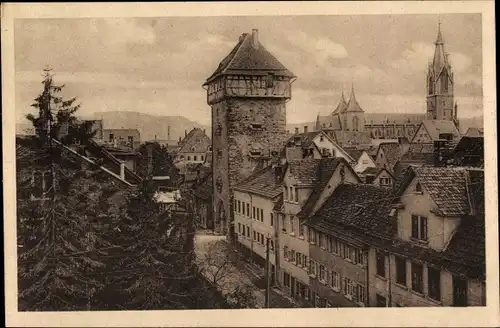 Ak Reutlingen in Württemberg, Partie mit Gartentor u. Stadtkirche