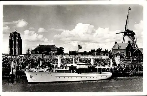 Ak Zierikzee Zeeland Niederlande, De Piet Hein, Salondampfer, Windmühle