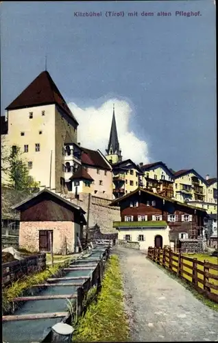 Ak Kitzbühel in Tirol, Teilansicht mit dem alten Pfleghof