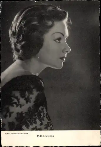 Ak Schauspielerin Ruth Leuwerik, Portrait, Profilansicht