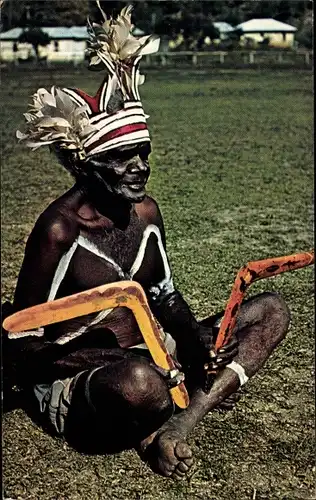 Ak Australien, Australian Aboriginal with Boomerangs
