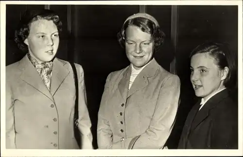 Ak Prinzessin Beatrix der Niederlande, Irene, Margriet, 1955