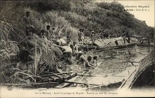 Ak Laos, Sur le Mekong, Apres le passage du Rapide, Remise en etat des Pirogues