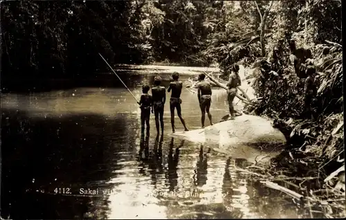Ak Malaysia, Jungen beim Angeln, Flusspartie