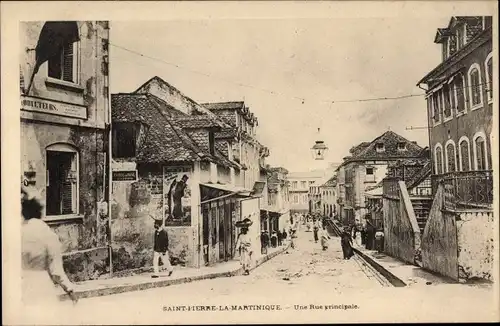 Ak Saint Pierre Martinique, Une Rue principale