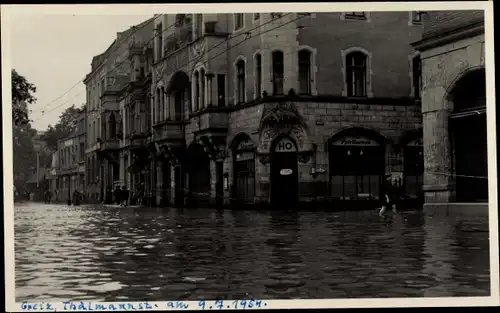 Foto Ak Greiz im Vogtland, Hochwasser 1954, Thälmannstraße