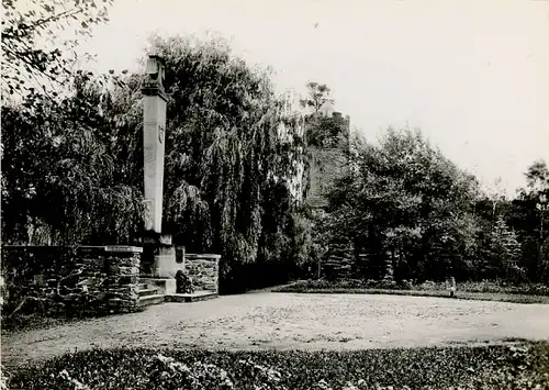 Foto Triptis in Thüringen, Ehrenmal, Schlossturm