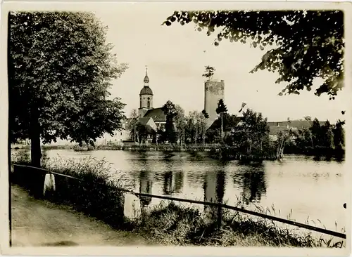 Foto Triptis in Thüringen, Schlossturm, Kirche, Teich