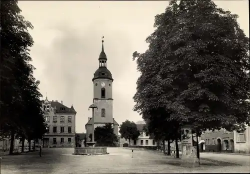 Foto Triptis in Thüringen, Markt, Kirche, Schule, Litfaßsäule